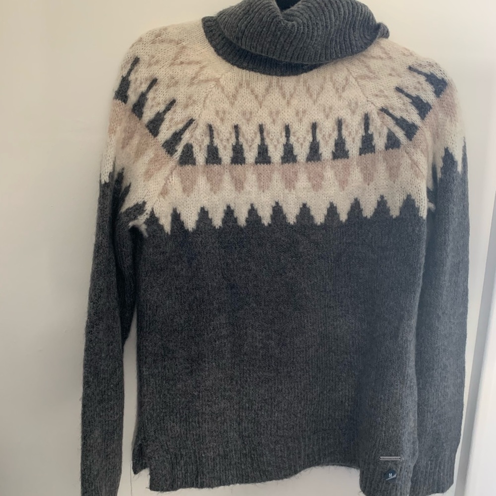 Abercrombie sweater